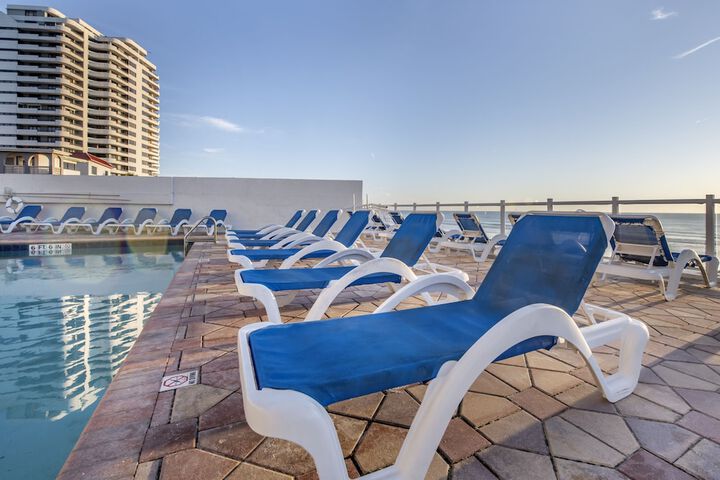 Pool 17 of 105