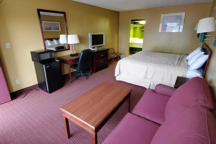 Room 32 of 35