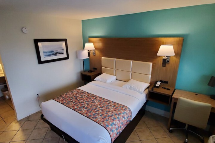 Beachside Resort Hotel