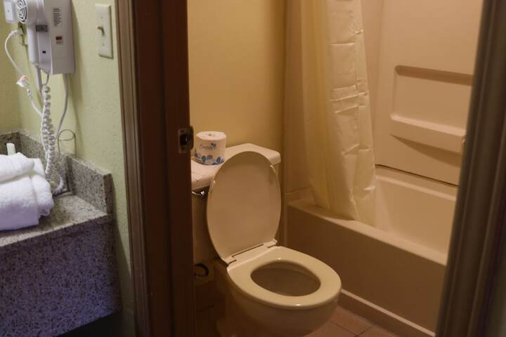 Room 16 of 39