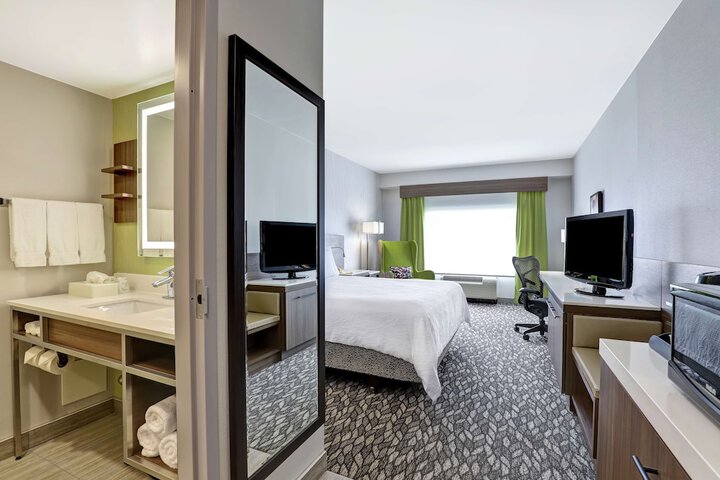 Room 12 of 48