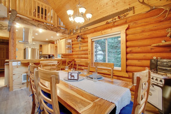 Donnelly Cabin w / Private Deck: Near Lake Cascade!