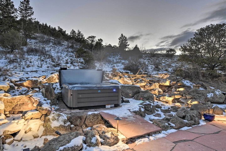 Rio Grande National Forest Cabin: Views & Hot Tub