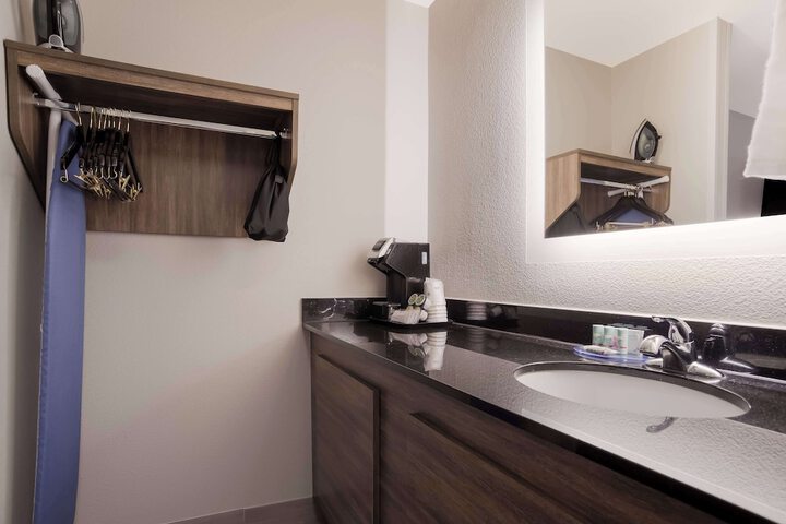 Best Western Flagship Inn