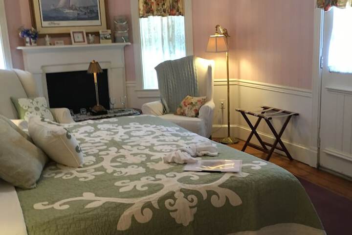 Room 26 of 37