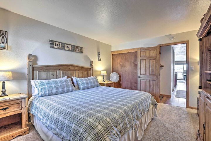 8 Mi to Keystone Resort: Dillion Condo w / Hot Tub!