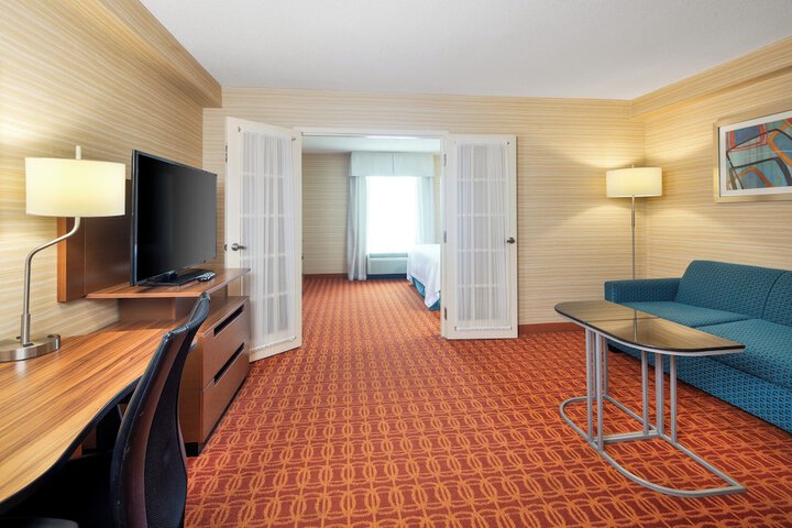 Fairfield Inn and Suites by Marriott Toronto Airport