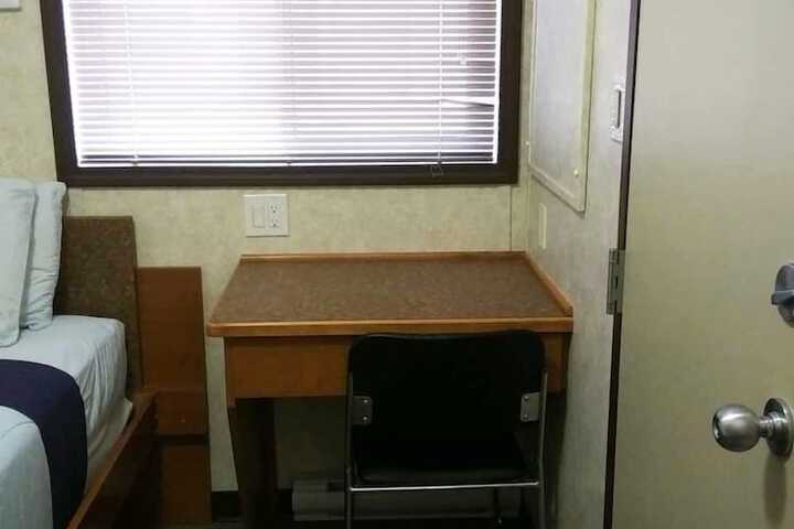 Room 14 of 33