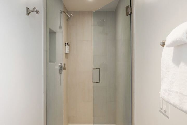 Room 48 of 68