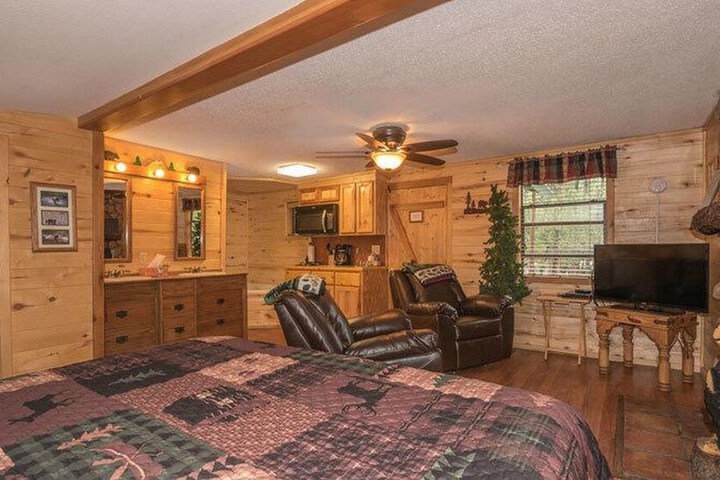 Upper Canyon Inn & Cabins