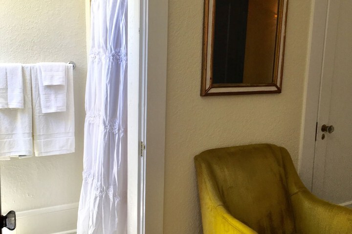 Room 82 of 104