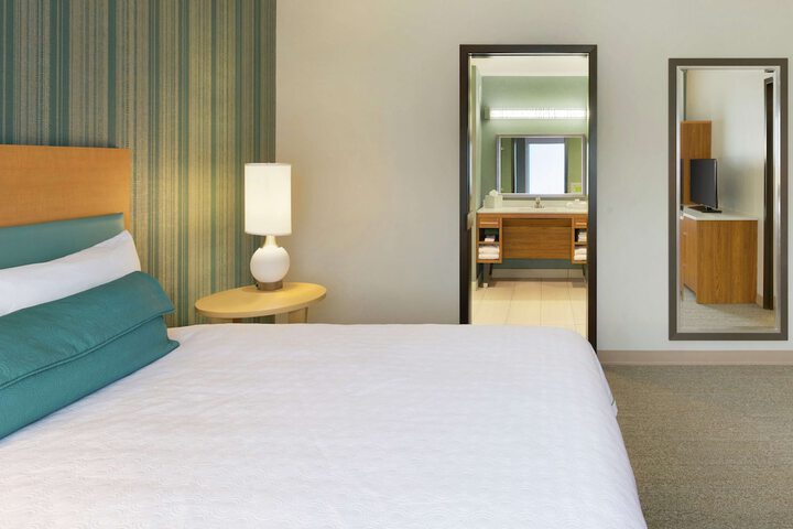 Room 12 of 38