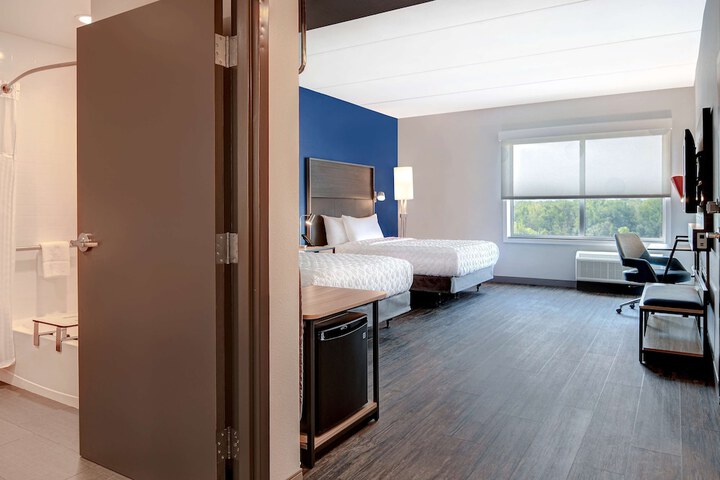 Room 34 of 51
