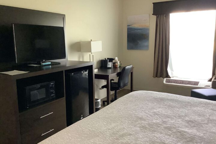 Room 8 of 27