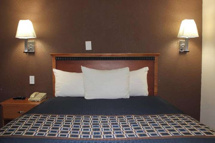 Travel Inn by OYO Omaha
