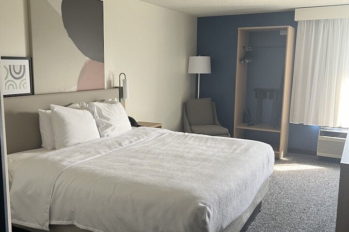 Room 29 of 32