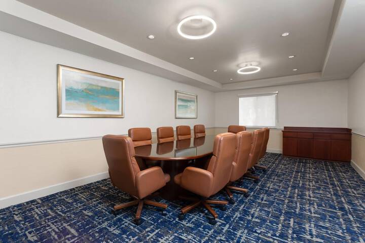 Hawthorn Extended Stay by Wyndham Naples