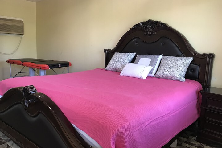 Room 17 of 27