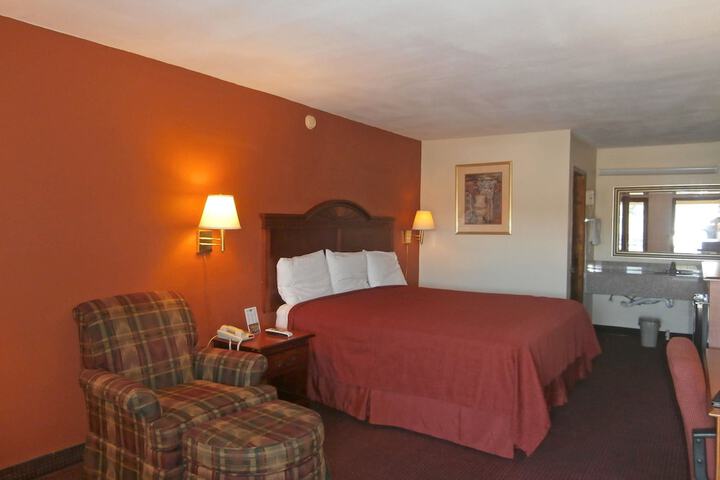 Room 9 of 13