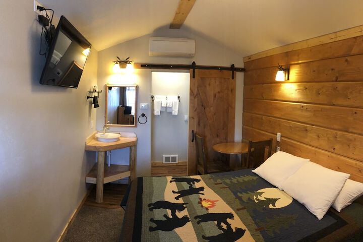 The Historic Madison Hotel Motel