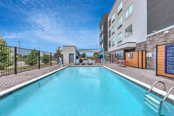 Tru by Hilton The Colony Dallas
