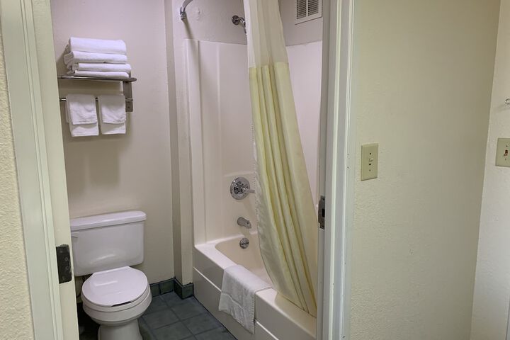 Room 13 of 24