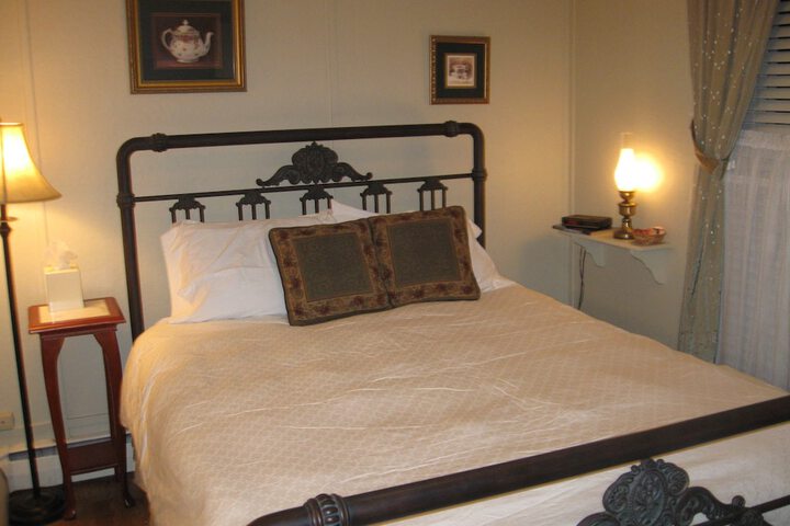 Room 3 of 16