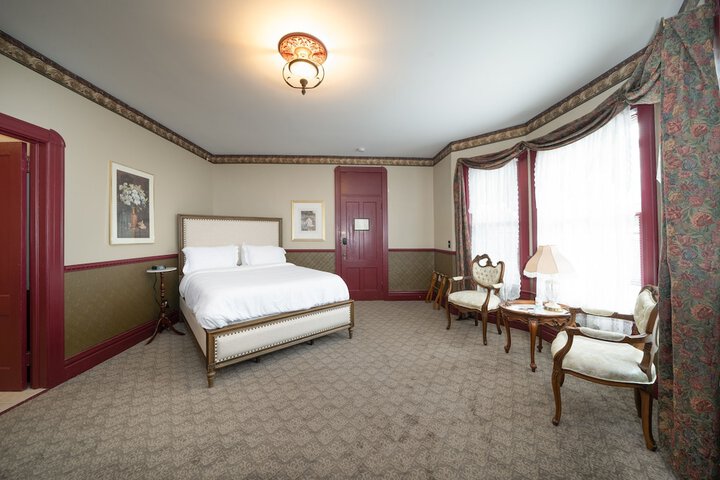 The Naples Hotel