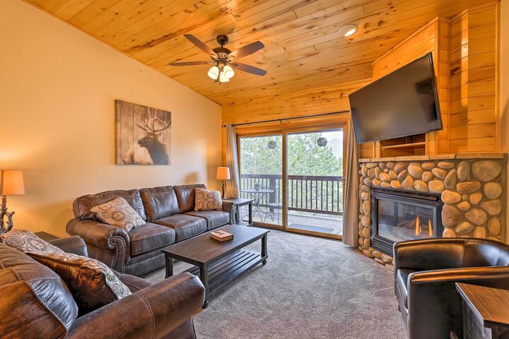 Steps to Grand Lake: Condo w / Deck & Mtn Views