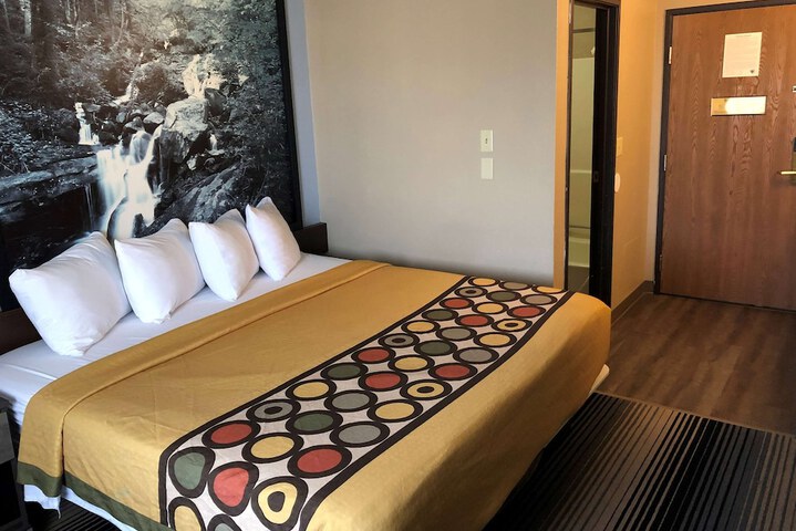 Room 15 of 49