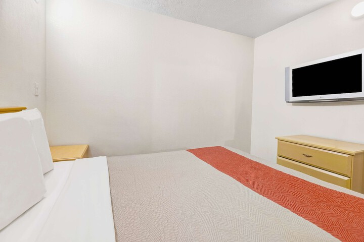 Room 21 of 40