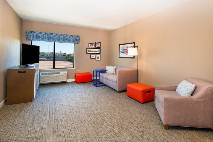 Room 33 of 54