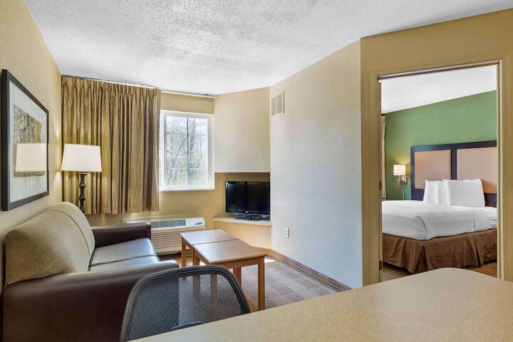 Room 9 of 30