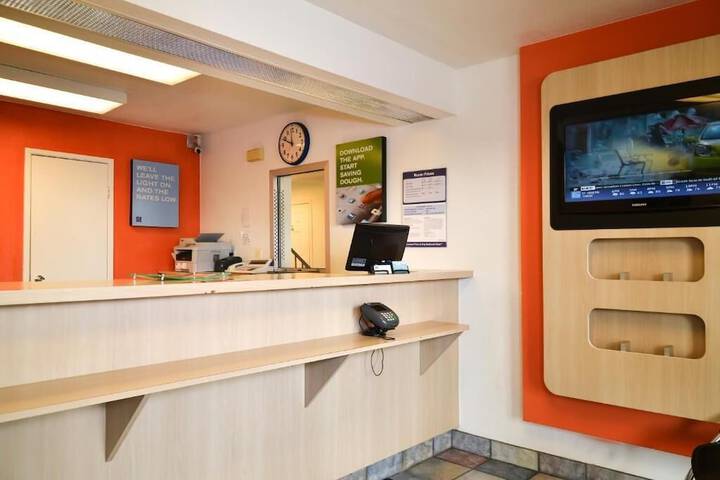 Motel 6 Saint Joseph MO