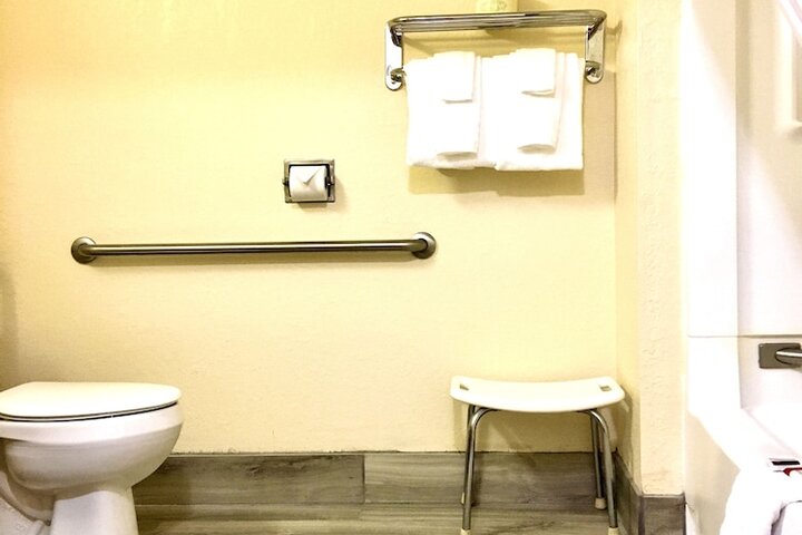 Room 12 of 77