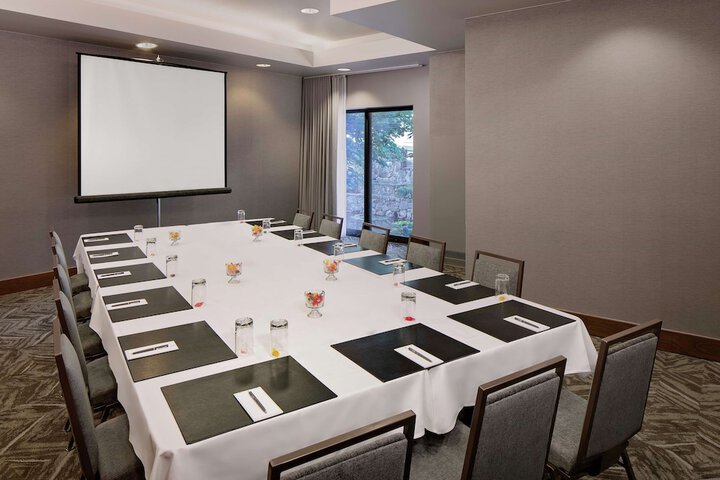 Embassy Suites by Hilton Boston Marlborough