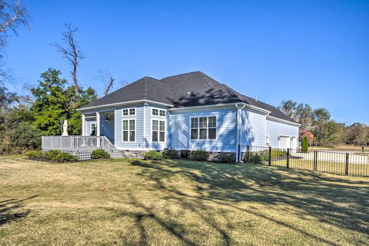 North Augusta Getaway w / Large Deck & Yard
