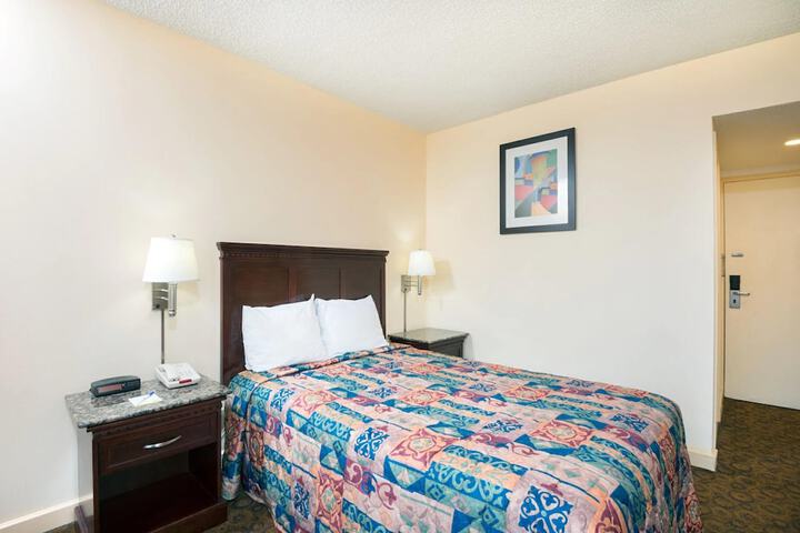 Room 33 of 36