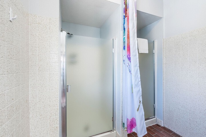 Room 15 of 68