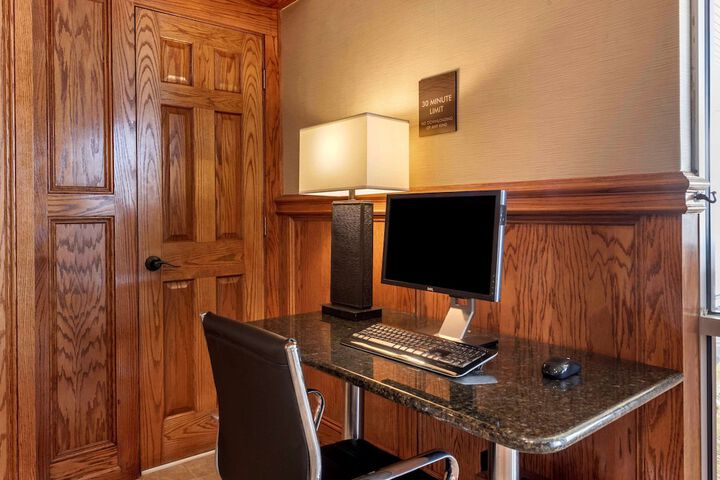 Business Center 23 of 24