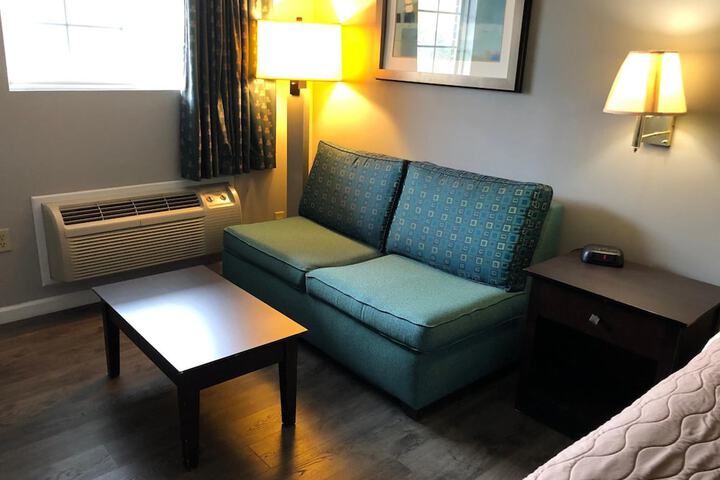 Room 13 of 40