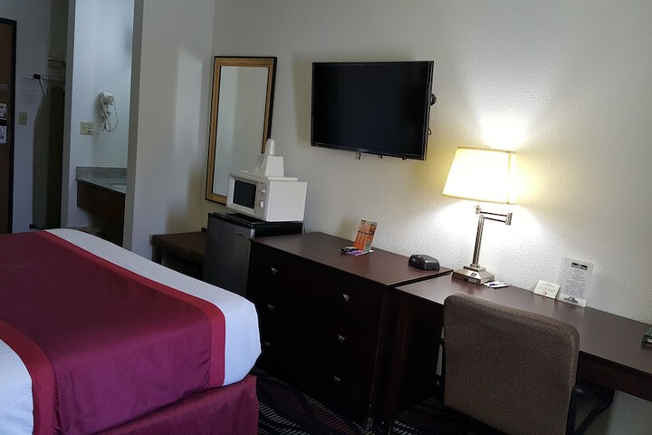 Room 30 of 47