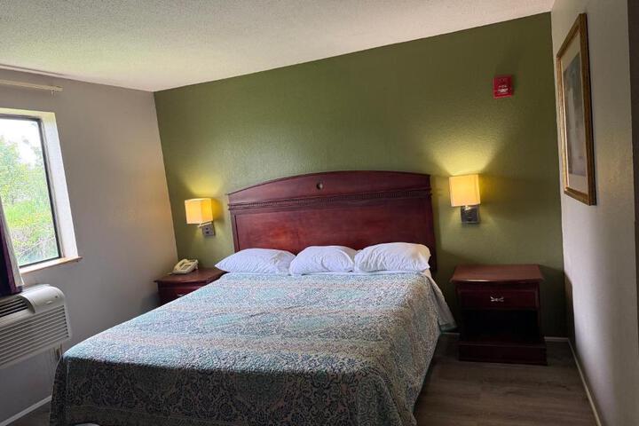 Coldwater Inn & Suites near I 69