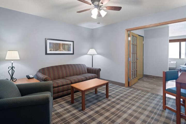 Room 11 of 39