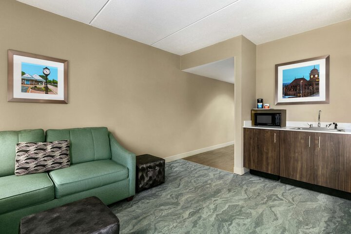 Room 41 of 59