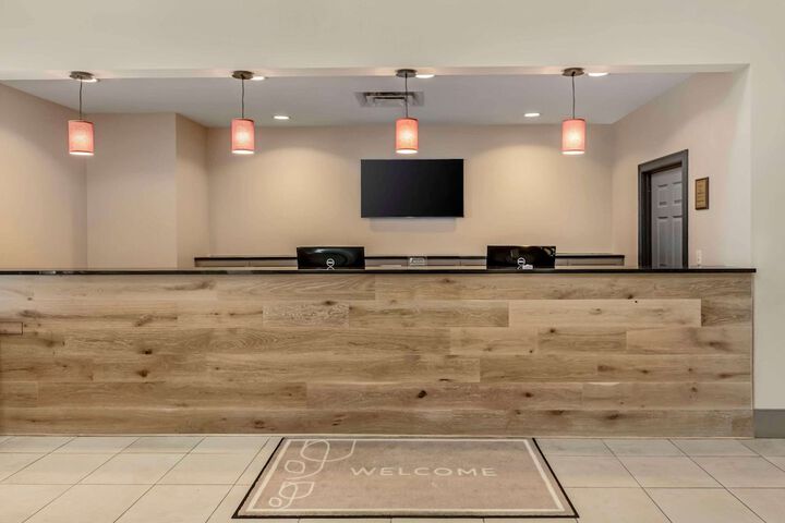 Hotel Interior 10 of 37