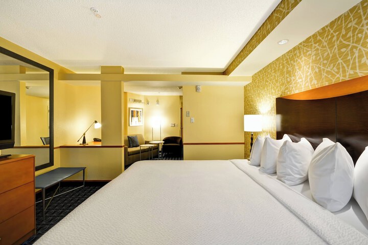 Fairfield Inn & Suites by Marriott Tampa Fairgrounds / Casino