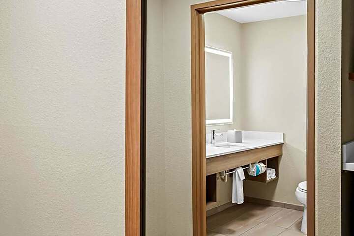Holiday Inn Express & Suites Tumwater Olympia by IHG