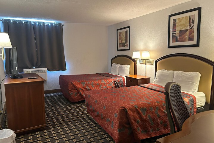 Room 15 of 18
