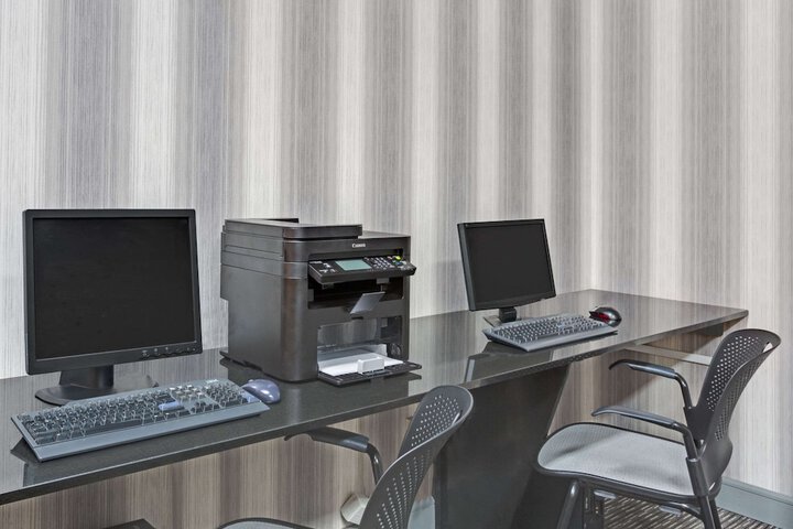 Business Center 39 of 39
